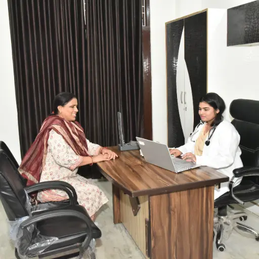 Patient consult with Apna homopathy Doctor